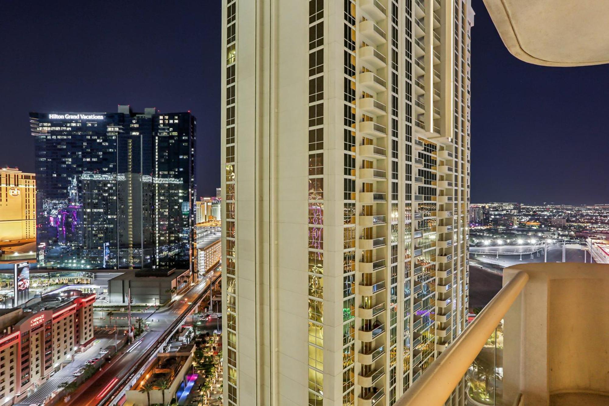 Mgm Signature Deluxe Balcony Strip View Suite Las Vegas Extérieur photo